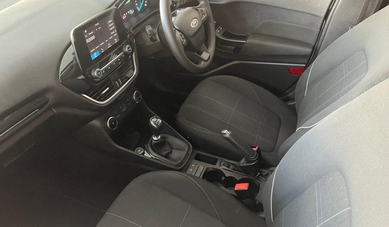 Ford Fiesta 1.0T Trend full