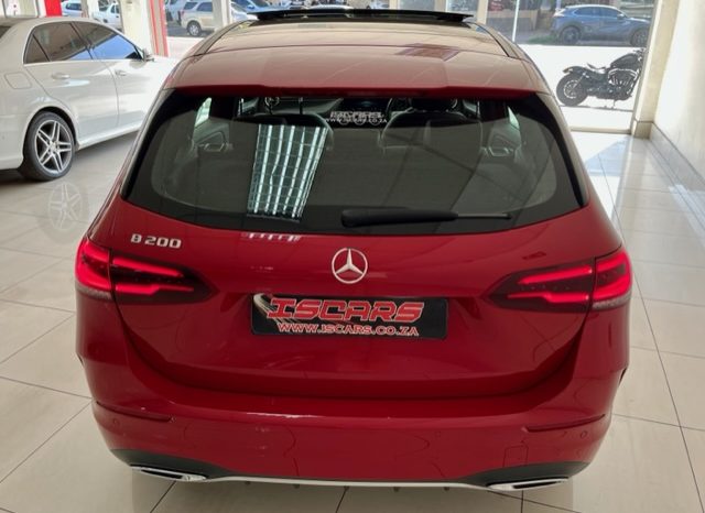 Mercedes-Benz B-Class B200 AMG Line full