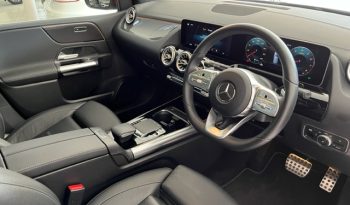 Mercedes-Benz B-Class B200 AMG Line full