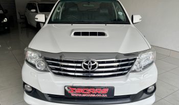 Toyota Fortuner 3.0D-4D Auto full