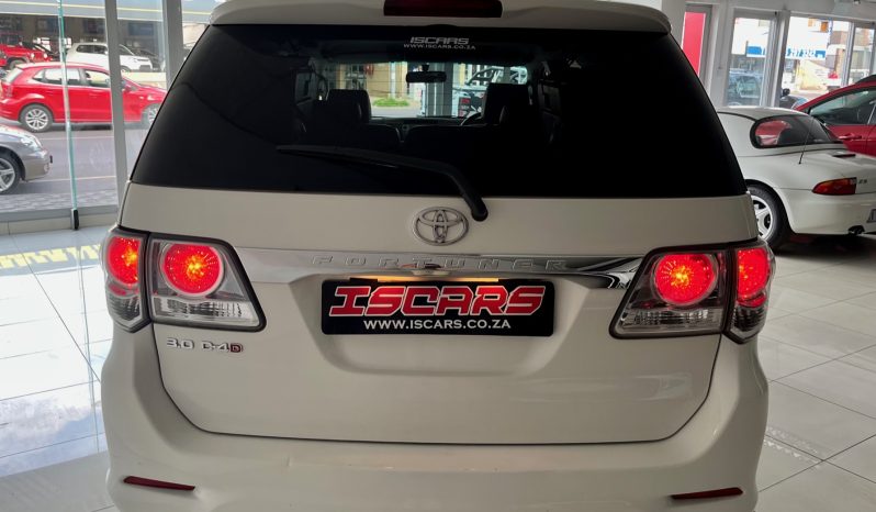 Toyota Fortuner 3.0D-4D Auto full