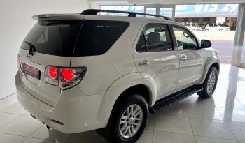 Toyota Fortuner 3.0D-4D Auto full
