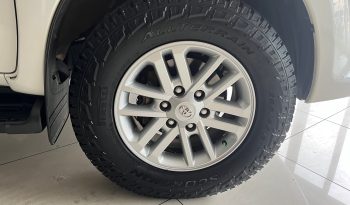 Toyota Fortuner 3.0D-4D Auto full